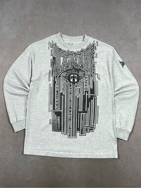 Tapout Gray and Black Graphic Long Sleeve Tee